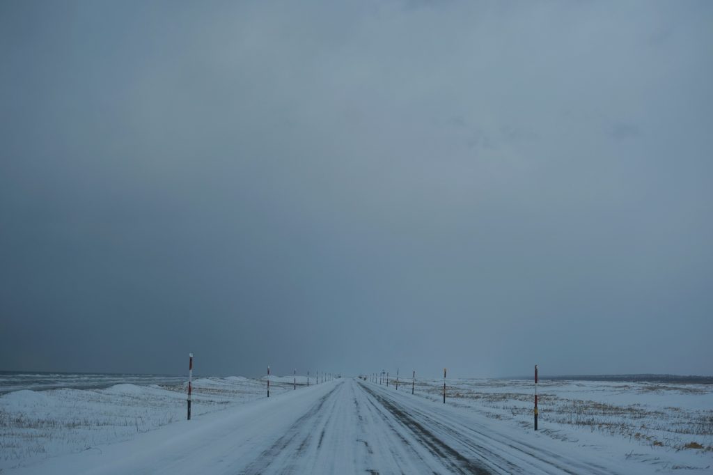 Le mauvais temps sur la route littorale en direction de Wakkanai